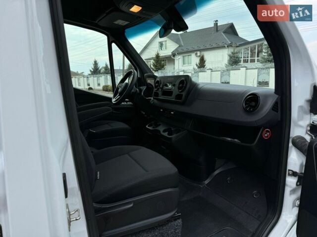 Белый Мерседес Sprinter, объемом двигателя 3 л и пробегом 24 тыс. км за 46999 $, фото 40 на Automoto.ua