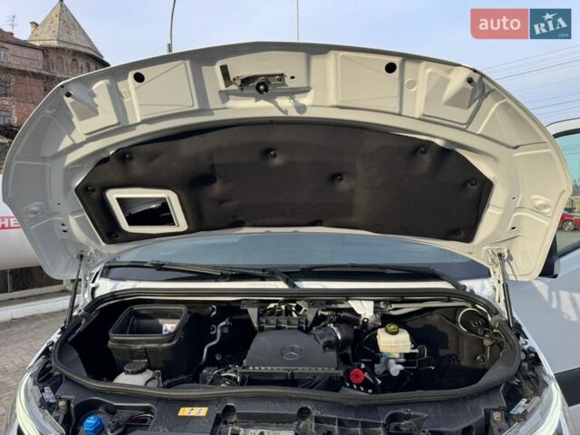 Белый Мерседес Sprinter, объемом двигателя 1.95 л и пробегом 317 тыс. км за 29900 $, фото 16 на Automoto.ua