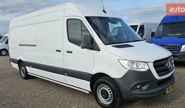 Белый Мерседес Sprinter, объемом двигателя 2 л и пробегом 334 тыс. км за 26900 $, фото 3 на Automoto.ua