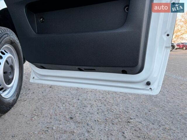 Білий Мерседес Sprinter, об'ємом двигуна 2 л та пробігом 293 тис. км за 24999 $, фото 39 на Automoto.ua