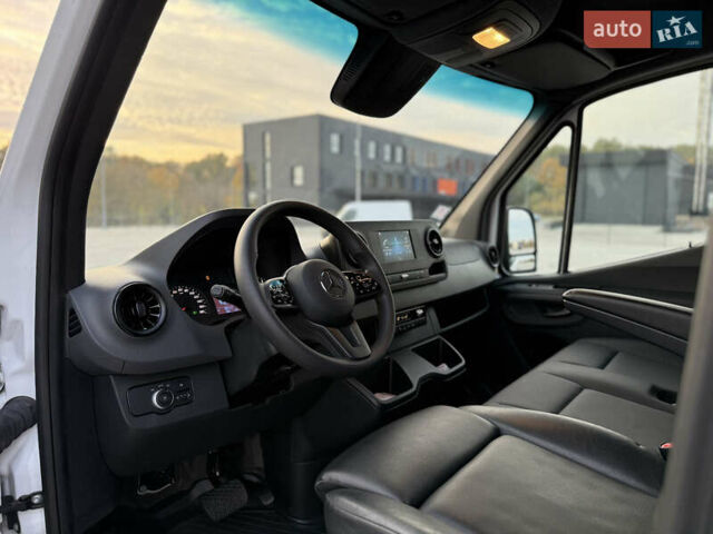 Белый Мерседес Sprinter, объемом двигателя 3 л и пробегом 6 тыс. км за 72000 $, фото 57 на Automoto.ua