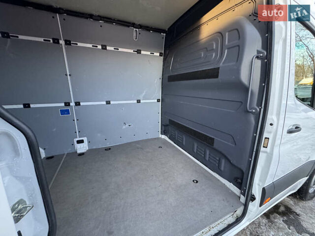 Белый Мерседес Sprinter, объемом двигателя 0 л и пробегом 56 тыс. км за 17999 $, фото 21 на Automoto.ua