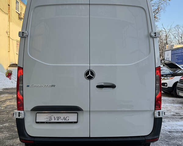 Белый Мерседес Sprinter, объемом двигателя 0 л и пробегом 56 тыс. км за 17999 $, фото 5 на Automoto.ua