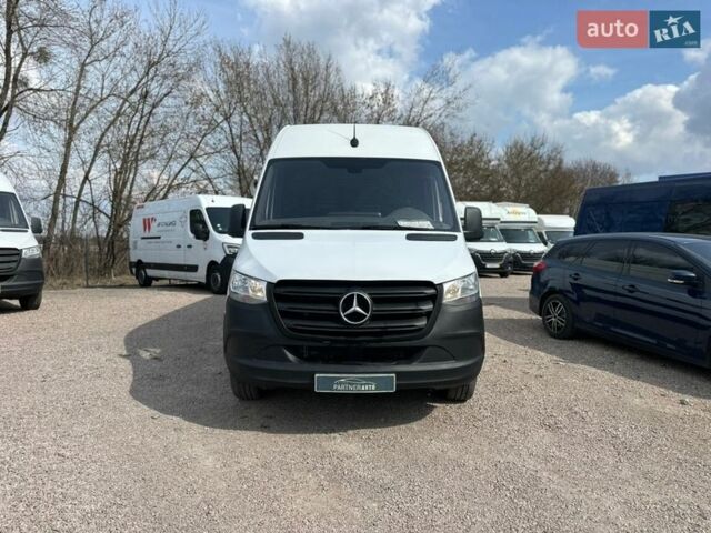 Белый Мерседес Sprinter, объемом двигателя 2 л и пробегом 227 тыс. км за 23950 $, фото 1 на Automoto.ua