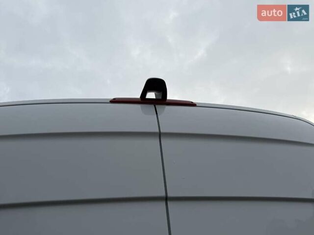 Белый Мерседес Sprinter, объемом двигателя 2 л и пробегом 210 тыс. км за 29850 $, фото 12 на Automoto.ua