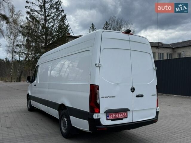 Белый Мерседес Sprinter, объемом двигателя 2.9 л и пробегом 450 тыс. км за 34500 $, фото 3 на Automoto.ua