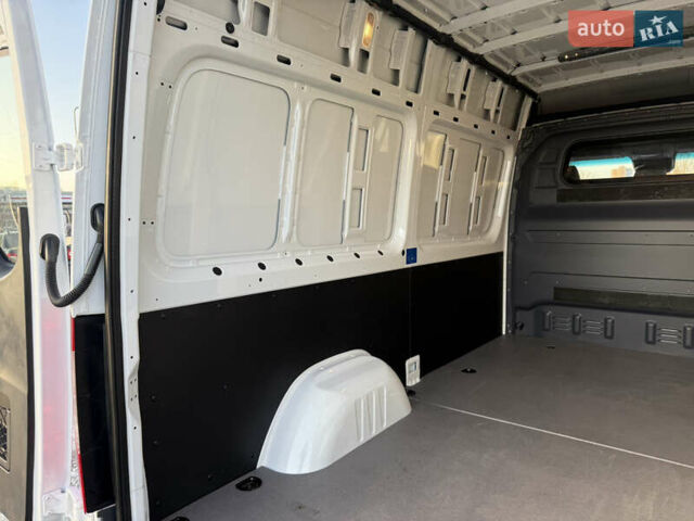 Белый Мерседес Sprinter, объемом двигателя 2 л и пробегом 195 тыс. км за 29999 $, фото 102 на Automoto.ua