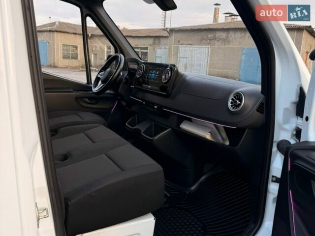 Белый Мерседес Sprinter, объемом двигателя 2.2 л и пробегом 333 тыс. км за 29400 $, фото 32 на Automoto.ua