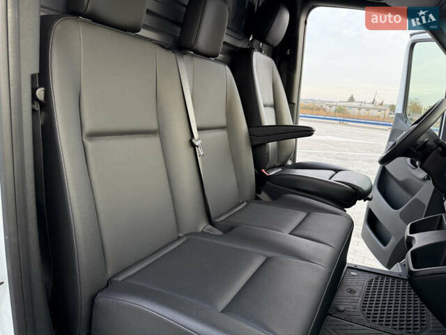 Белый Мерседес Sprinter, объемом двигателя 3 л и пробегом 6 тыс. км за 72000 $, фото 80 на Automoto.ua