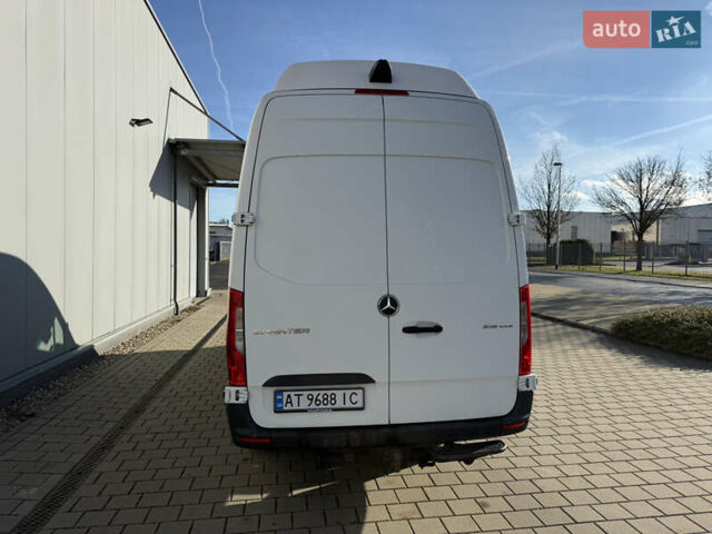Білий Мерседес Sprinter, об'ємом двигуна 2.99 л та пробігом 525 тис. км за 30500 $, фото 6 на Automoto.ua