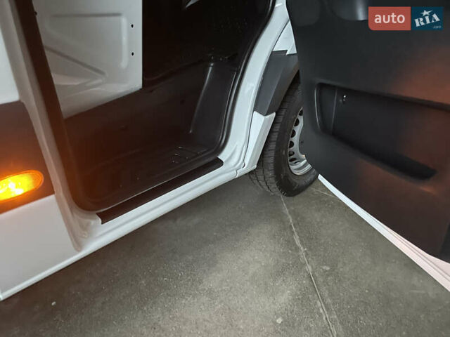 Белый Мерседес Sprinter, объемом двигателя 2 л и пробегом 250 тыс. км за 27900 $, фото 12 на Automoto.ua