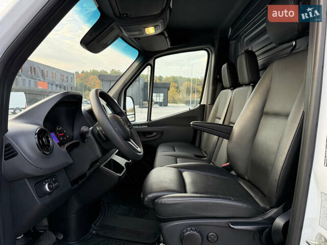 Белый Мерседес Sprinter, объемом двигателя 3 л и пробегом 6 тыс. км за 72000 $, фото 58 на Automoto.ua
