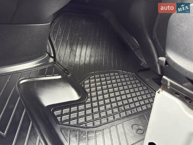 Белый Мерседес Sprinter, объемом двигателя 3 л и пробегом 207 тыс. км за 44500 $, фото 19 на Automoto.ua