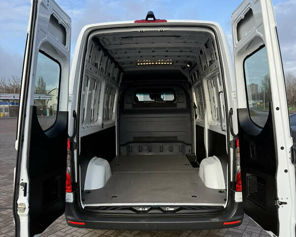 Белый Мерседес Sprinter, объемом двигателя 2 л и пробегом 188 тыс. км за 29999 $, фото 106 на Automoto.ua