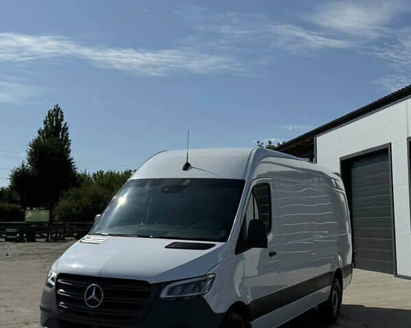Белый Мерседес Sprinter, объемом двигателя 2.99 л и пробегом 121 тыс. км за 43400 $, фото 4 на Automoto.ua
