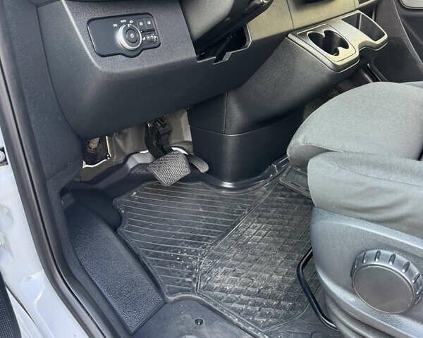 Білий Мерседес Sprinter, об'ємом двигуна 2.14 л та пробігом 247 тис. км за 32500 $, фото 16 на Automoto.ua