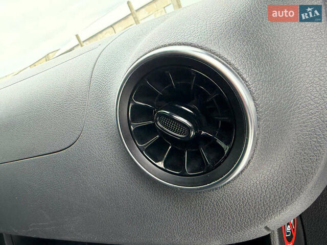 Белый Мерседес Sprinter, объемом двигателя 3 л и пробегом 445 тыс. км за 37000 $, фото 41 на Automoto.ua