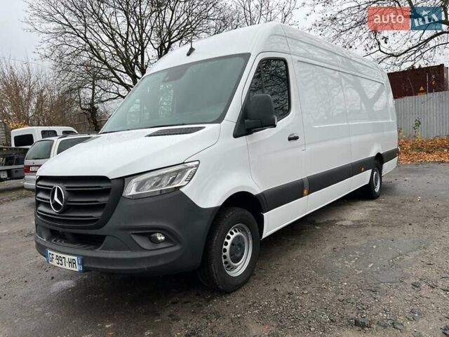 Белый Мерседес Sprinter, объемом двигателя 1.95 л и пробегом 300 тыс. км за 31999 $, фото 4 на Automoto.ua