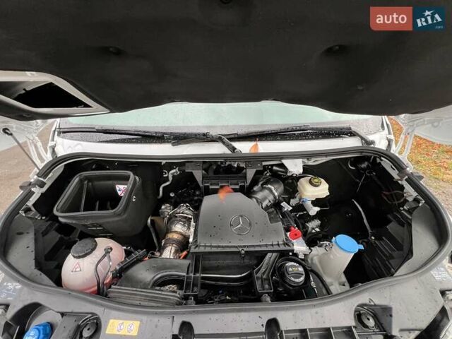 Белый Мерседес Sprinter, объемом двигателя 1.95 л и пробегом 300 тыс. км за 31999 $, фото 16 на Automoto.ua