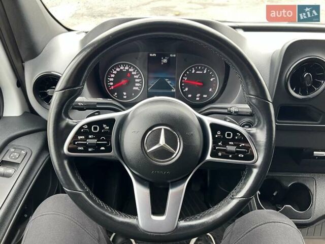 Белый Мерседес Sprinter, объемом двигателя 1.95 л и пробегом 300 тыс. км за 31999 $, фото 44 на Automoto.ua