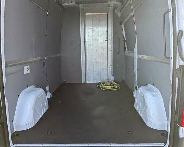 Білий Мерседес Sprinter, об'ємом двигуна 0 л та пробігом 40 тис. км за 17500 $, фото 11 на Automoto.ua