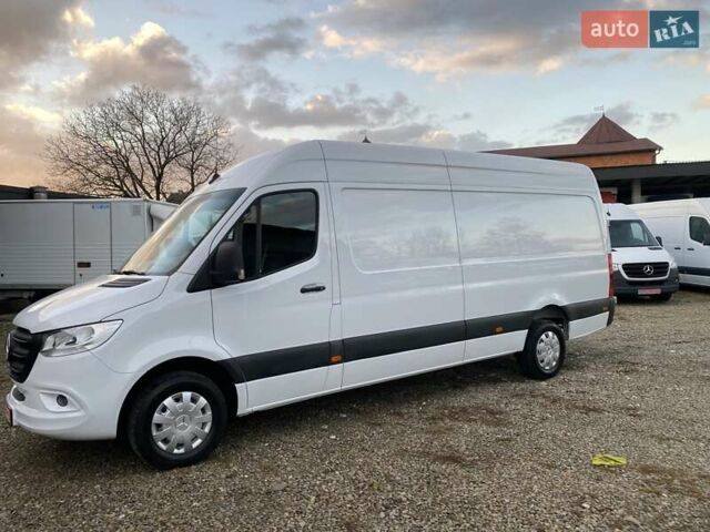 Белый Мерседес Sprinter, объемом двигателя 2.08 л и пробегом 231 тыс. км за 26999 $, фото 2 на Automoto.ua