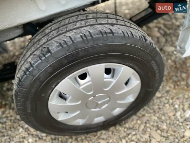 Белый Мерседес Sprinter, объемом двигателя 2.08 л и пробегом 231 тыс. км за 26999 $, фото 27 на Automoto.ua