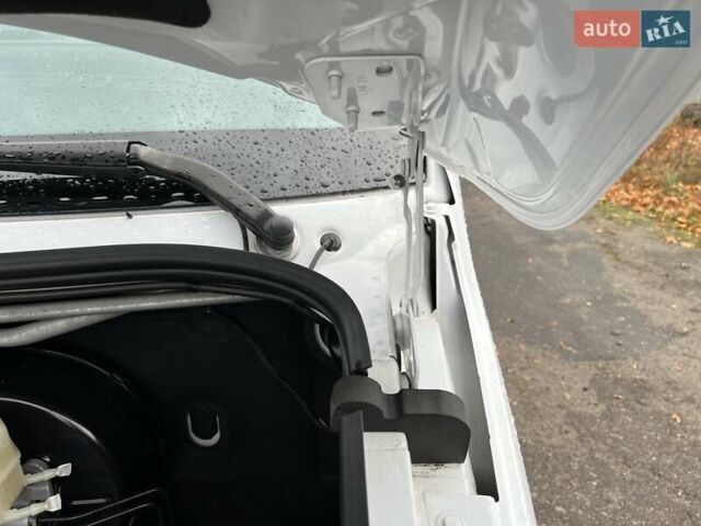 Белый Мерседес Sprinter, объемом двигателя 1.95 л и пробегом 300 тыс. км за 31999 $, фото 17 на Automoto.ua