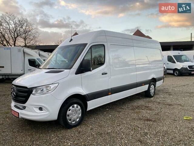 Белый Мерседес Sprinter, объемом двигателя 2.08 л и пробегом 231 тыс. км за 26750 $, фото 1 на Automoto.ua