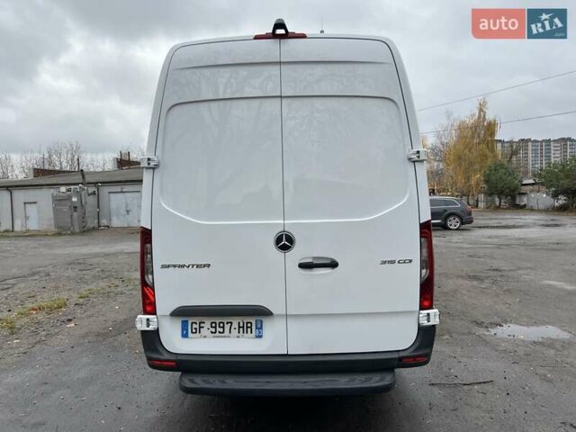 Белый Мерседес Sprinter, объемом двигателя 1.95 л и пробегом 300 тыс. км за 31999 $, фото 8 на Automoto.ua