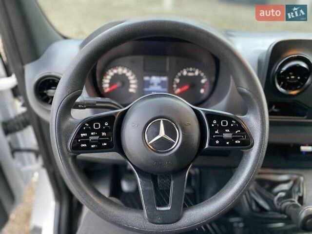 Белый Мерседес Sprinter, объемом двигателя 2.08 л и пробегом 231 тыс. км за 26999 $, фото 42 на Automoto.ua