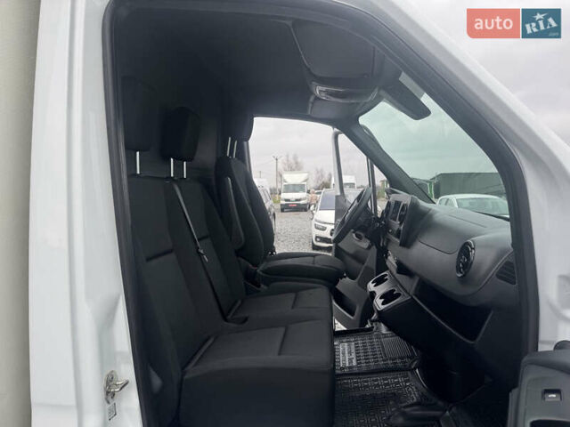 Белый Мерседес Sprinter, объемом двигателя 0 л и пробегом 335 тыс. км за 28500 $, фото 11 на Automoto.ua
