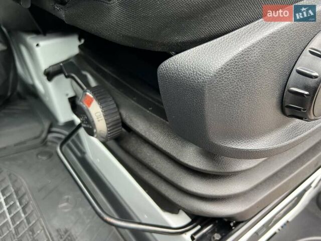 Белый Мерседес Sprinter, объемом двигателя 1.95 л и пробегом 300 тыс. км за 31999 $, фото 34 на Automoto.ua