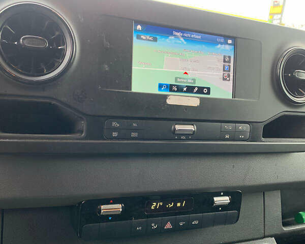Белый Мерседес Sprinter, объемом двигателя 2.2 л и пробегом 179 тыс. км за 26900 $, фото 7 на Automoto.ua