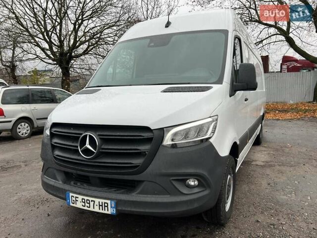 Белый Мерседес Sprinter, объемом двигателя 1.95 л и пробегом 300 тыс. км за 31999 $, фото 3 на Automoto.ua