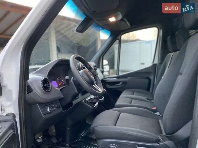 Белый Мерседес Sprinter, объемом двигателя 2.08 л и пробегом 231 тыс. км за 26999 $, фото 39 на Automoto.ua