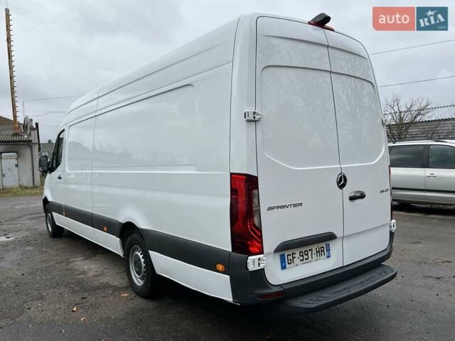 Белый Мерседес Sprinter, объемом двигателя 1.95 л и пробегом 300 тыс. км за 31999 $, фото 7 на Automoto.ua