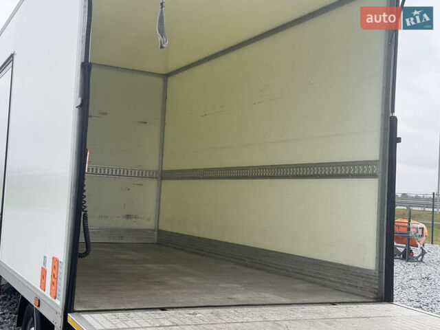 Белый Мерседес Sprinter, объемом двигателя 0 л и пробегом 335 тыс. км за 28500 $, фото 8 на Automoto.ua