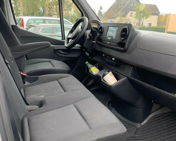 Белый Мерседес Sprinter, объемом двигателя 2.2 л и пробегом 179 тыс. км за 26900 $, фото 4 на Automoto.ua