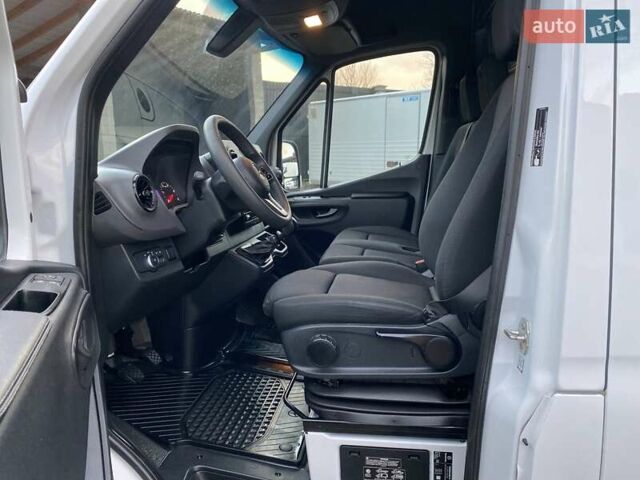 Белый Мерседес Sprinter, объемом двигателя 2.08 л и пробегом 231 тыс. км за 26750 $, фото 38 на Automoto.ua