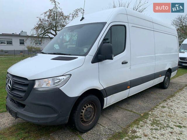 Белый Мерседес Sprinter, объемом двигателя 2.2 л и пробегом 179 тыс. км за 26900 $, фото 1 на Automoto.ua