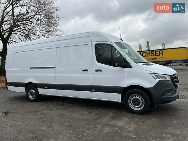 Белый Мерседес Sprinter, объемом двигателя 1.95 л и пробегом 300 тыс. км за 31999 $, фото 12 на Automoto.ua