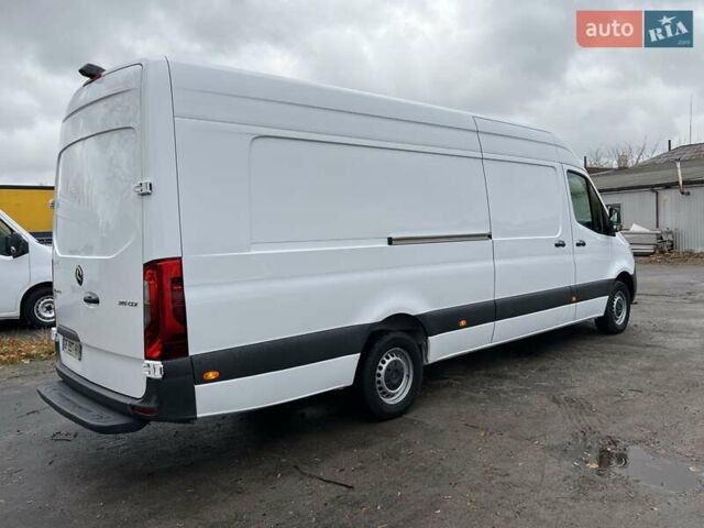 Белый Мерседес Sprinter, объемом двигателя 1.95 л и пробегом 300 тыс. км за 31999 $, фото 10 на Automoto.ua
