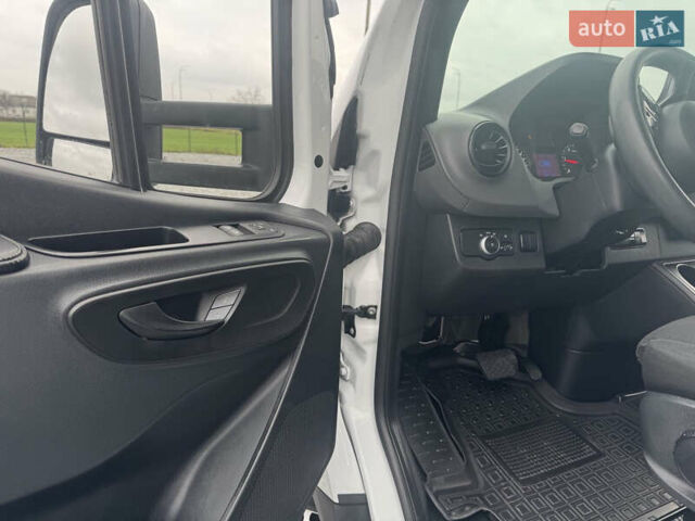 Белый Мерседес Sprinter, объемом двигателя 0 л и пробегом 335 тыс. км за 28500 $, фото 9 на Automoto.ua