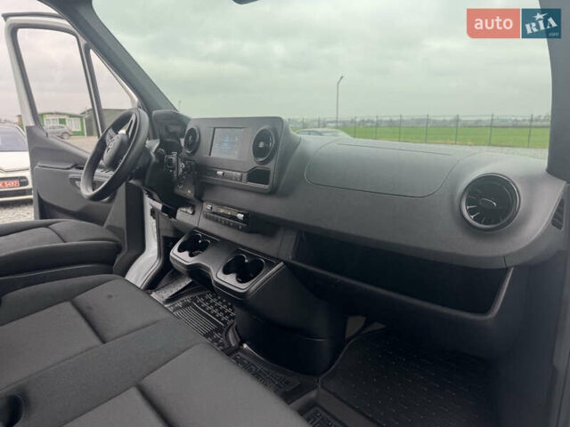 Белый Мерседес Sprinter, объемом двигателя 0 л и пробегом 335 тыс. км за 28500 $, фото 15 на Automoto.ua