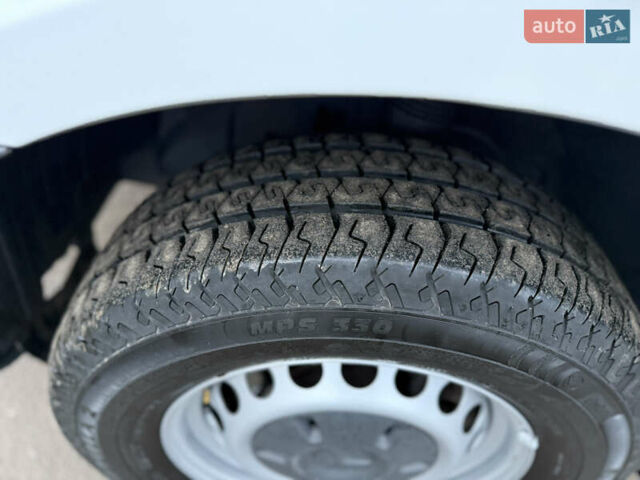 Белый Мерседес Sprinter, объемом двигателя 2 л и пробегом 237 тыс. км за 27200 $, фото 14 на Automoto.ua