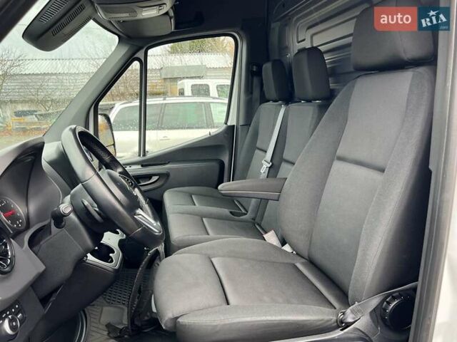 Белый Мерседес Sprinter, объемом двигателя 1.95 л и пробегом 300 тыс. км за 31999 $, фото 31 на Automoto.ua