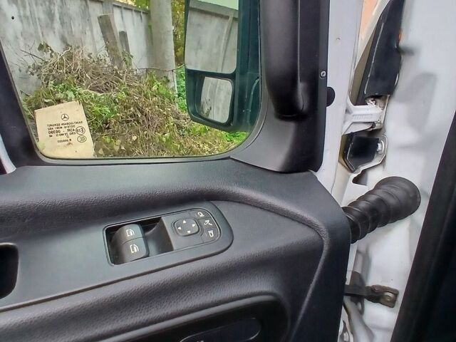 Белый Мерседес Sprinter, объемом двигателя 0 л и пробегом 239 тыс. км за 25750 $, фото 18 на Automoto.ua