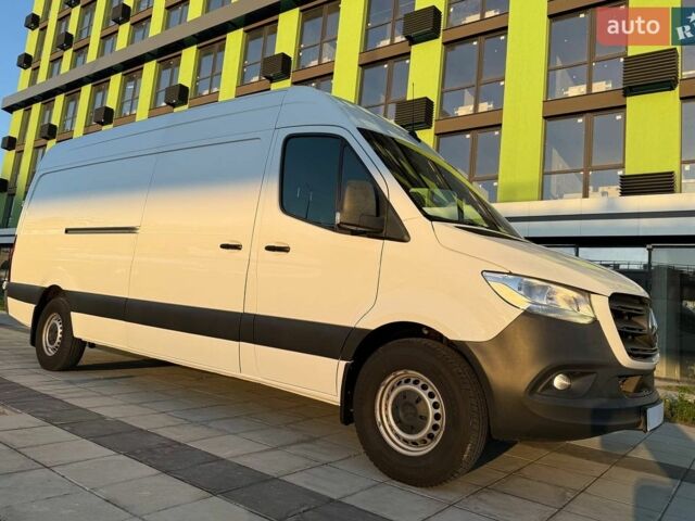Белый Мерседес Sprinter, объемом двигателя 2.99 л и пробегом 100 тыс. км за 39999 $, фото 2 на Automoto.ua