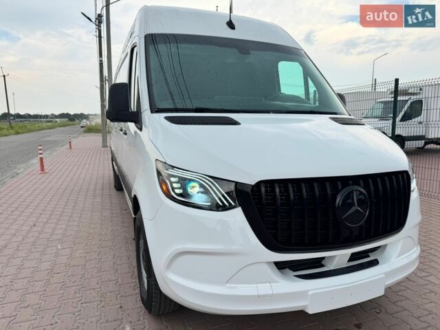 Белый Мерседес Sprinter, объемом двигателя 3 л и пробегом 63 тыс. км за 53600 $, фото 18 на Automoto.ua